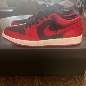 Air Jordan 1 Low Reverse Bred.  Size 11 Brand New.